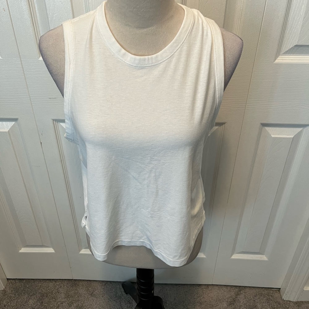 Lululemon size L Sleeveless White Top